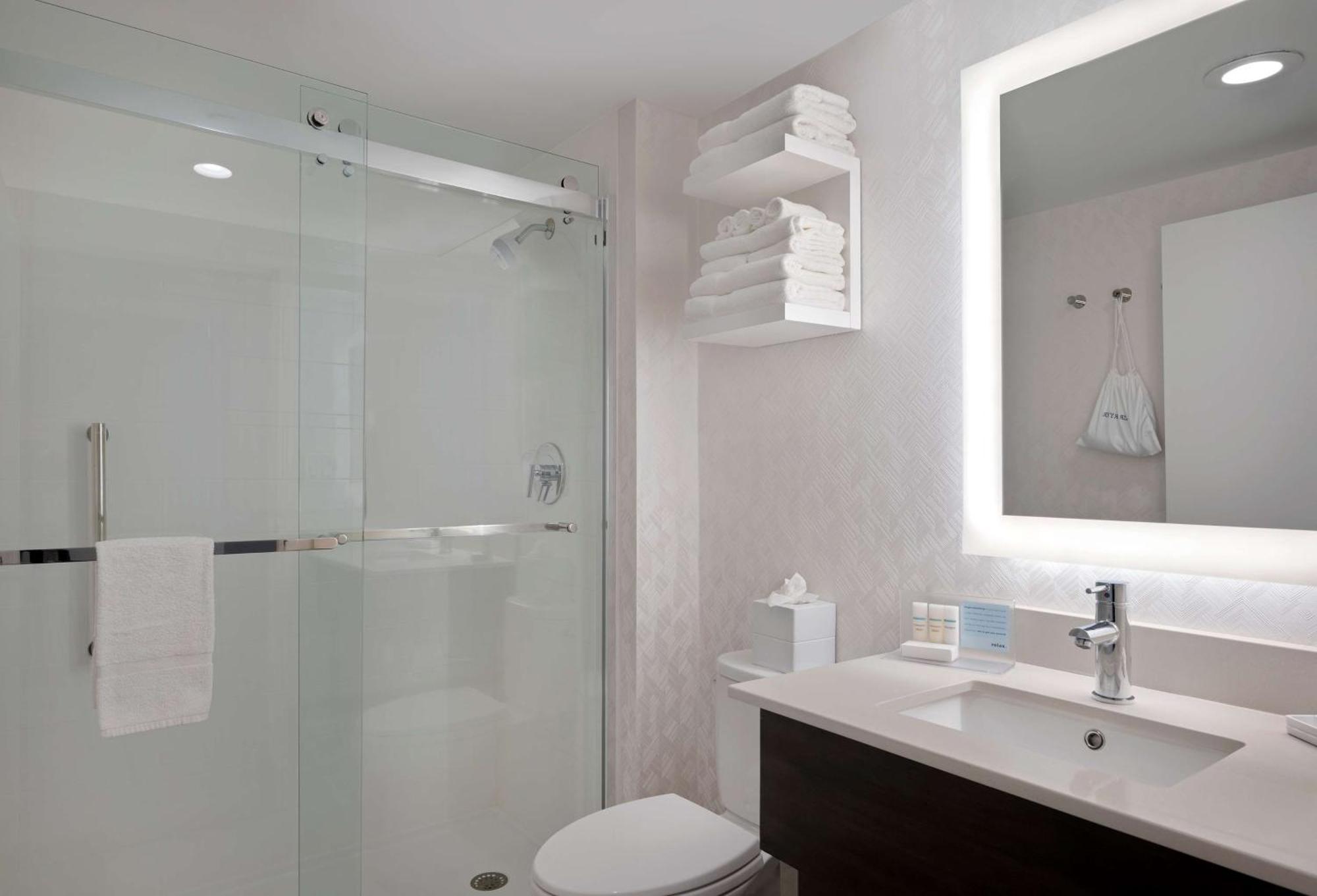 Hampton By Hilton Boston/cambridge Hotel