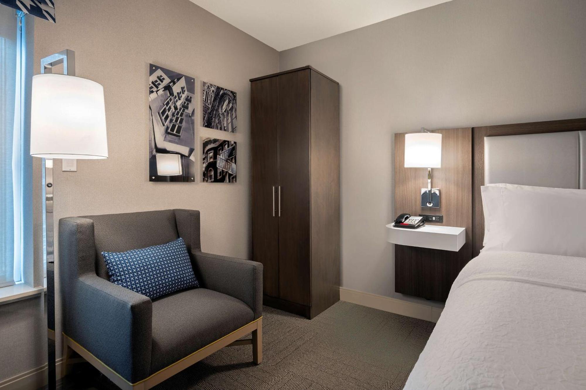 Hampton By Hilton Boston/cambridge