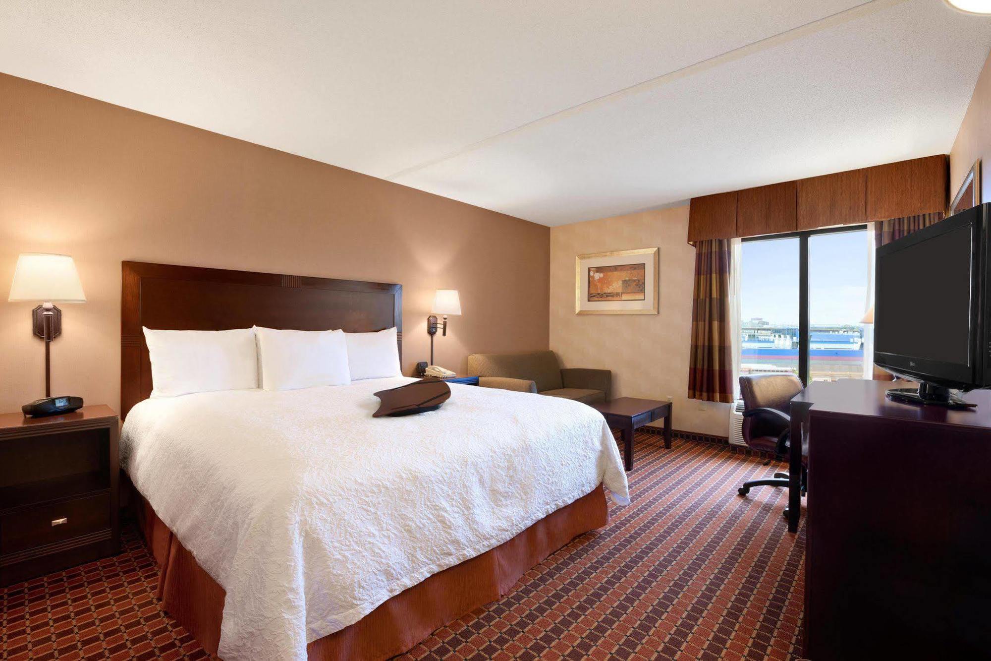 Hotel Hampton By Hilton Boston/cambridge 3*