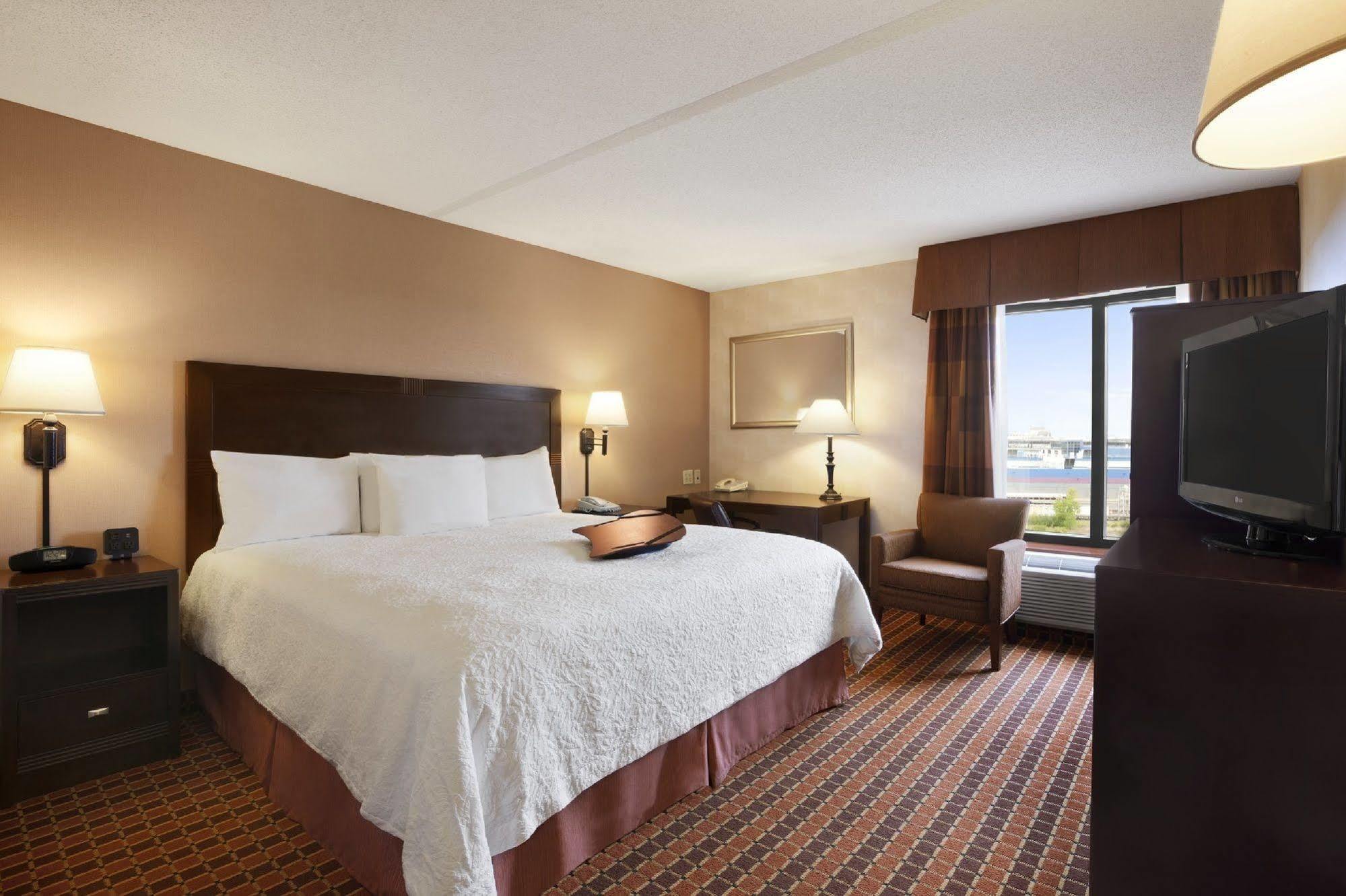 Hotel Hampton By Hilton Boston/cambridge 3*